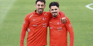 İrfan Can Kahveci ve Serdar Gürler milli takımda olmanın sevincini yaşıyor