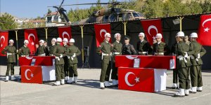Pençe-Şimşek Operasyonu bölgesinde şehit olan askerler için Şırnak'ta tören yapıldı