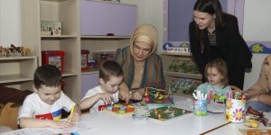 Emine Erdoğan, Ukrayna'dan Türkiye'ye getirilen yetim çocuklarla buluştu