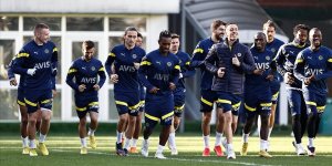 Fenerbahçe hazırlıklarını sürdürüyor