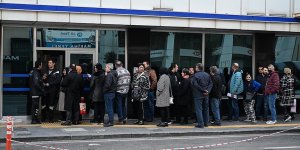 EYT'li vatandaşlar SGK il müdürlükleri önünde yoğunluk oluşturdu