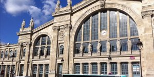 Paris'te tren garında bıçaklı saldırı