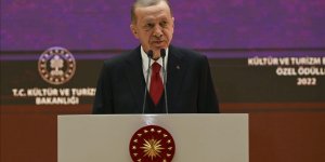 Cumhurbaşkanı Erdoğan: Türkiye'nin zengin kültür iklimini tek tipleştiren mahalle baskısını reddediyoruz
