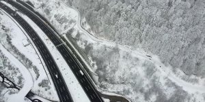 Bolu Dağı'ndaki kar yağışı aralıklarla sürüyor