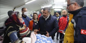 Koca, Hatay merkezli depremde 18'i ağır, 294 kişinin yaralandığını bildirdi