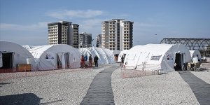 İspanyol yardım ekibi sahra hastanesi nöbetini arkadaşlarına devretti