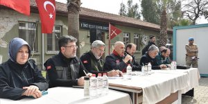 Bakan Kirişci, Hataylı çiftçilerle bir araya geldi: Sulama konusunda tedbirler alıyoruz
