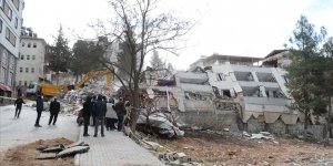 Pazarcık ilçesinde enkaz kaldırma çalışmaları devam ediyor