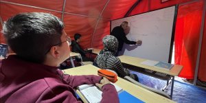 Baykar'dan sınava hazırlanan afetzede öğrencilere 10 BİN tablet
