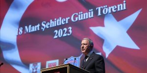 Akar: PKK/YPG destekçileri teröristlere helikopter vererek bir kez daha suçüstü yakalandı