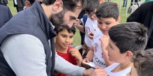 Altıntop: Genç futbolcu kardeşlerimizi futbolun merkezine koymamız gerekir