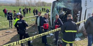 Eskişehir'de devrilen işçi servisindeki 3 kişi öldü, 31 kişi yaralandı