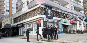 AK Parti Çukurova İlçe Başkanlığı'nın boşaltılan binasına saldırı