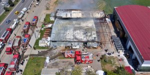 Kahramanmaraş'ta mobilya fabrikasında çıkan yangın kontrol altında