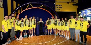 Fenerbahçe'nin kazandığı FIBA Kadınlar Avrupa Ligi kupası, müzesinde