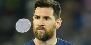 Kadro dışı bırakılmasının ardından özür dileyen Lionel Messi, PSG ile antrenmana çıktı