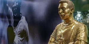 Efsane futbolcu Pele'nin mozolesi halkın ziyaretine açıldı