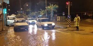 Araban'daki sağanak su baskınlarına neden oldu
