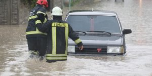 Sağanak bazı illerde taşkınlara ve su baskınlarına yol açtı