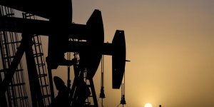 Brent petrolün varil fiyatı: 77,19 dolar