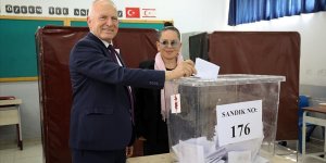 KKTC'de seçmenler ara seçim için sandık başında