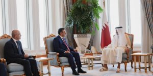 Cumhurbaşkanı Yardımcısı Yılmaz ve Bakan Şimşek Katar Emiri Al Thani ile görüştü