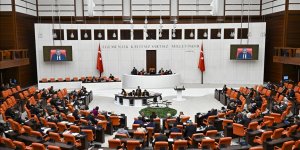 Memur maaşı ve emekli aylıklarını arttıran düzenlemeyi de içeren teklif Genel Kurul'da kabul edildi