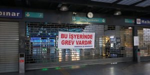 İzmir'de metro ve tramvay çalışanlarının grevi nedeniyle ulaşımda aksamalar yaşanıyor