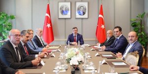 Cumhurbaşkanı Yardımcısı Yılmaz işçi sendikaları temsilcileriyle bir araya geldi