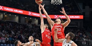 A Milli Erkek Basketbol Takımı yarı finale yükselmeyi garantiledi
