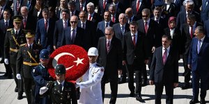 Bakanlardan '30 Ağustos Zafer Bayramı' mesajları