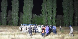 Aksaray'da selde mahsur kalan 13 kişi kurtarıldı, 1 kişinin cesedi bulundu