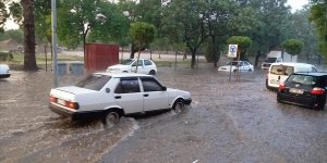 Meteorolojiden Batı Anadolu ve Karadeniz'de kuvvetli sağanak uyarısı