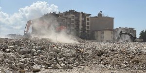 Deprem bölgesindeki inşa faaliyetlerinde kullanılacak eşyanın ithalatına getirilen esneklik yıl sonuna uzatıldı