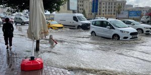 İstanbul'un bazı bölgelerinde sağanak etkili oluyor