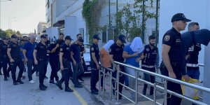 Adana'da, Seyhan ve Çukurova belediyelerindeki usulsüzlüklerle ilgili yakalanan 34 şüpheli adliyede