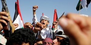 Yemenliler, İsrail'in Gazze'deki hastane saldırısını protesto etti
