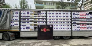 Uşak'ta bir tırda yaklaşık 10 milyon bandrolsüz makaron ele geçirildi