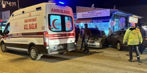 Ardahan'da 2 otomobilin çarpıştığı kazada 4 kişi yaralandı