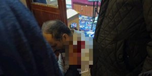Fatih Camisi imamı ve cemaatten bir kişi bıçaklı saldırıda yaralandı
