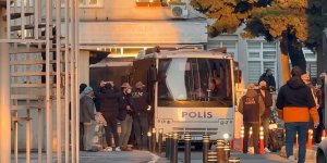 İstanbul Adliyesi'ndeki terör saldırısı soruşturmasında yakalanan 96 zanlı adliyeye sevk edildi