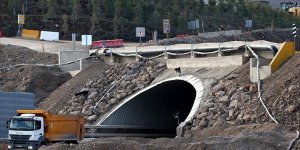 Erzincan'da kayıp işçileri arama çalışmalarında bazı noktalarda metal yoğunluğu tespit edildi