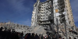 İsrail'in Gazze'ye gece boyu düzenlediği saldırılarda çok sayıda Filistinli öldürüldü