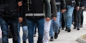 İzmir merkezli FETÖ operasyonunda muvazzaf askerlerin de bulunduğu 18 şüpheli yakalandı