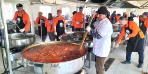 İslahiye'de iftar yemeklerini depremzede kadınlar hazırlıyor