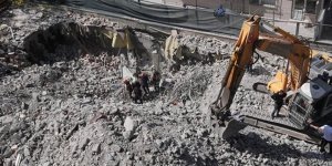 Ankara'da çöken istinat duvarının altında kalan işçinin ölümüyle ilgili 2 kişi tutuklandı