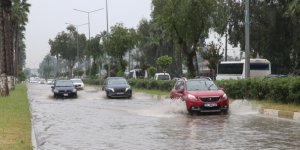 Hatay'da sağanak hayatı olumsuz etkiledi