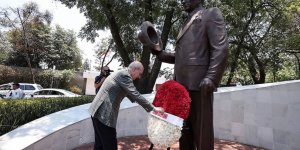 TBMM Başkanı Kurtulmuş, Meksika'daki Atatürk Anıtı'nı ziyaret etti
