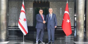 Bakan Bolat, KKTC Maliye Bakanı Berova ile bir araya geldi
