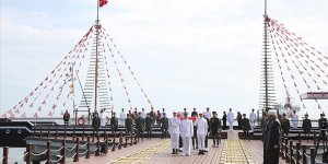 Atatürk'ü temsil eden bayrak Samsun'da karaya çıkarıldı